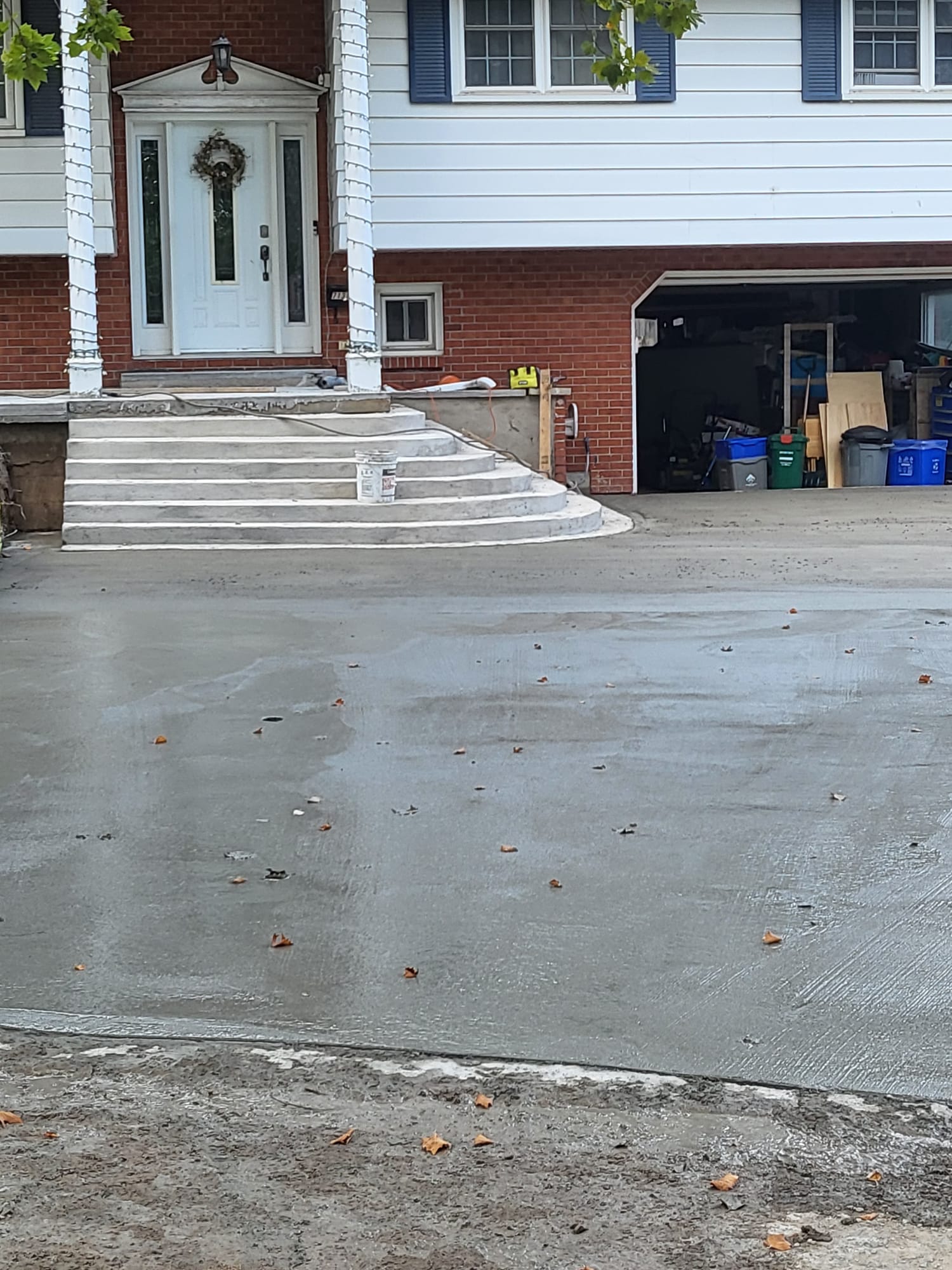New concrete driveway 4000 PSI air-entrained Oakville