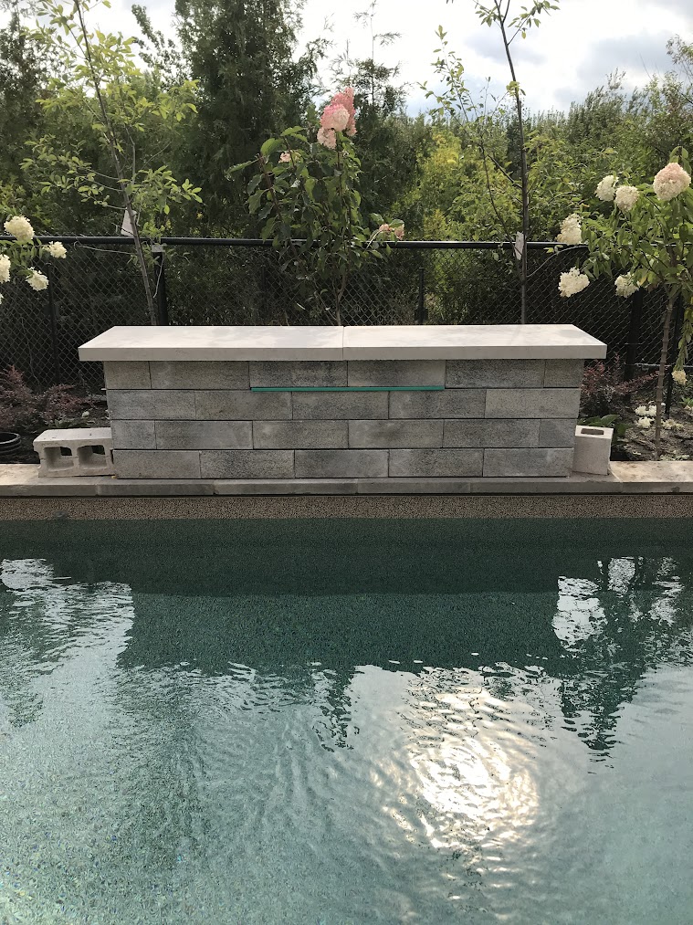 Stacked stone feature retaining wall in Mississauga by Seven Stones Landscape